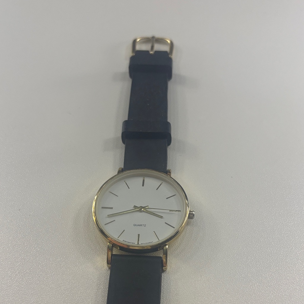 Quartz Elegant Black Gold Watch 10$